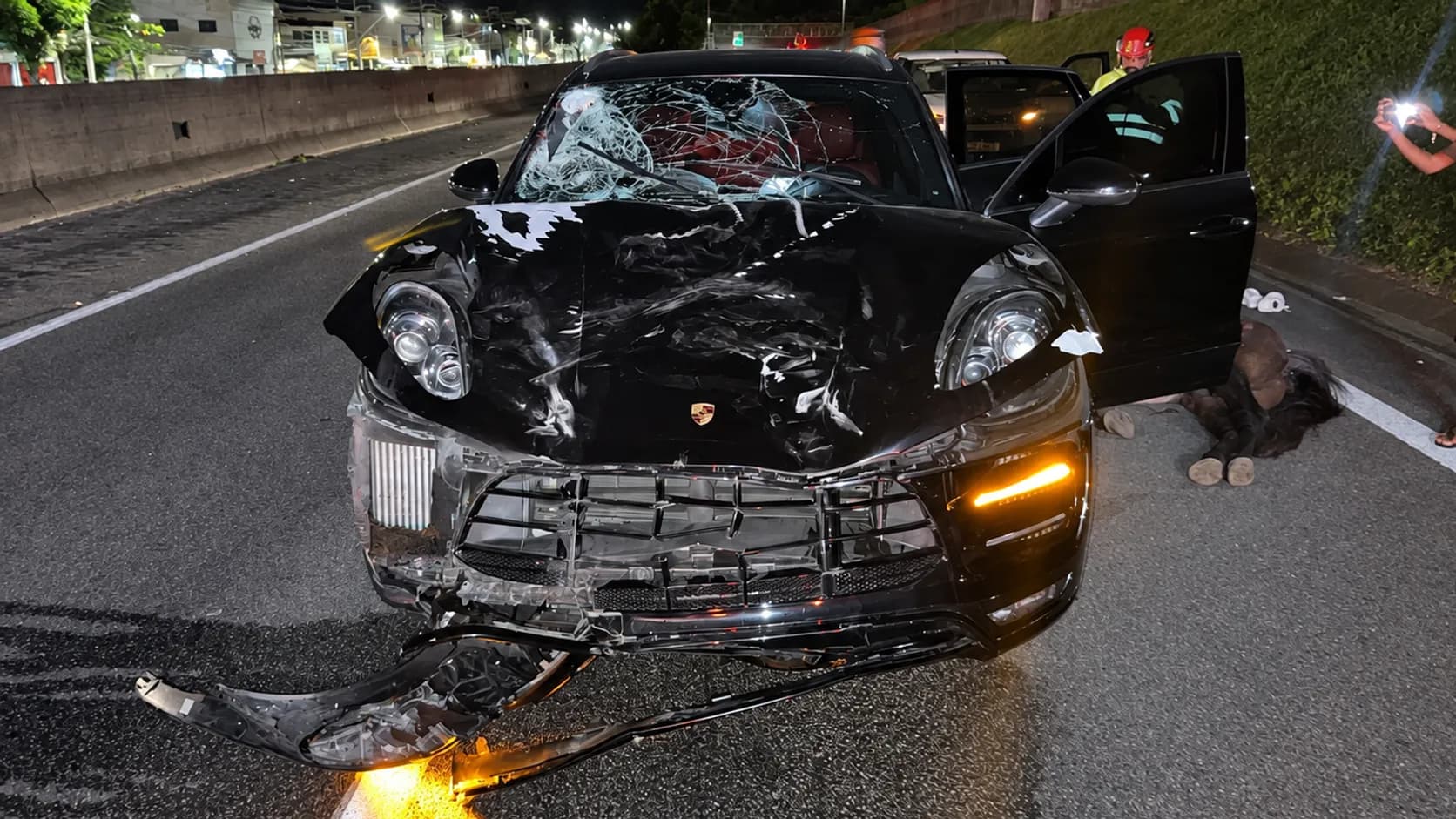 Porsche Macan Turbo — Recuperação de Batida Forte - antes